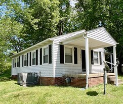 310 Norris Ave in Maryville, TN - Building Photo