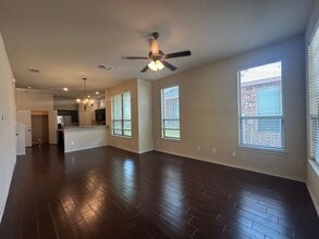 160 Creekside Villa Dr in Kyle, TX - Building Photo - Building Photo