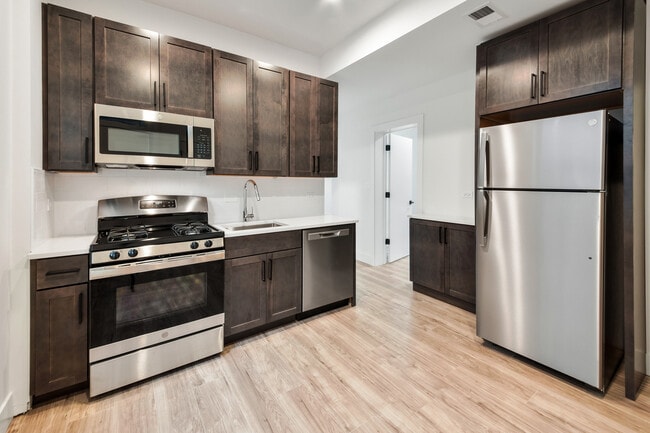 1921 W Summerdale Ave in Chicago, IL - Building Photo - Building Photo