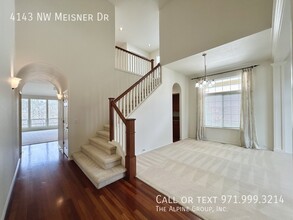 4143 NW Meisner Dr in Portland, OR - Building Photo - Building Photo