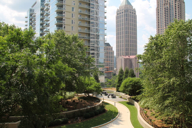 1080 Peachtree St NE, Unit 1015 in Atlanta, GA - Building Photo - Building Photo