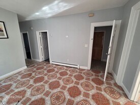 529 14th Ave in Paterson, NJ - Building Photo