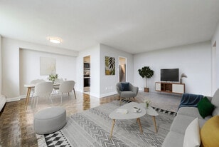 Lakewood Apartments I in Mississauga, ON - Building Photo