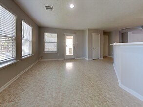 19023 Remington Park Dr in Houston, TX - Foto de edificio - Building Photo