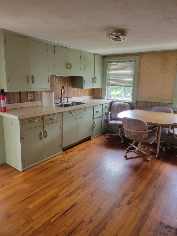4 Farnsworth Ct in Millbury, MA - Building Photo - Building Photo