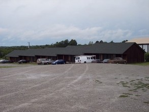 5000 Little Mount Rd in Taylorsville, KY - Foto de edificio - Building Photo