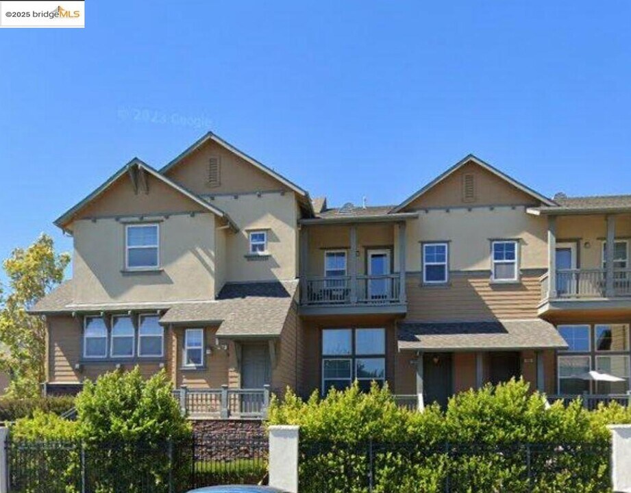 106 Portola Pl in San Pablo, CA - Building Photo