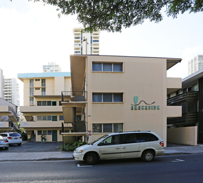 Beachside in Honolulu, HI - Building Photo - Building Photo