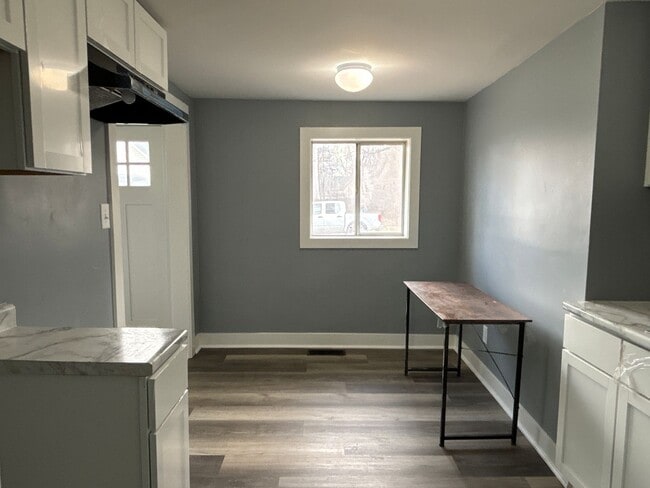 property at 1309 W Pruitt St