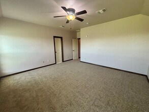 10913 SW 30th Terrace in Yukon, OK - Building Photo - Building Photo