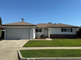 777 E Dovewood Ln in Fresno, CA - Building Photo