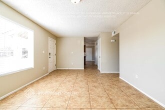 514 E Westchester Dr in Tempe, AZ - Foto de edificio - Building Photo