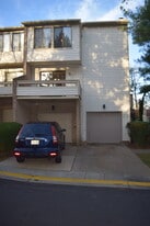 9745 Lake Shore Dr in Gaithersburg, MD - Building Photo