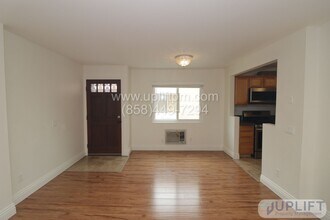 10170 Camino Ruiz in San Diego, CA - Building Photo - Building Photo