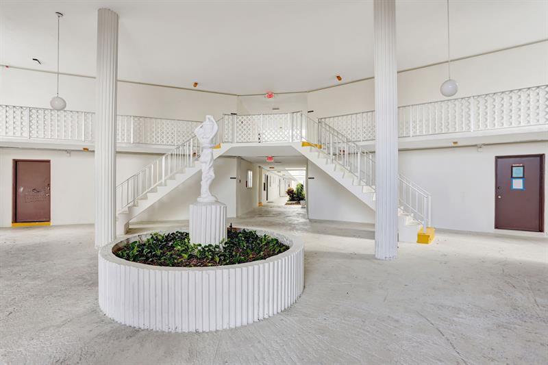 6503 Winfield Blvd in Margate, FL - Building Photo