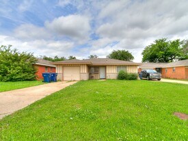 213 NW 82nd St in Oklahoma City, OK - Building Photo