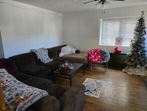 1200 N Madison St, Unit #1 in Bloomington, IN - Foto de edificio - Building Photo