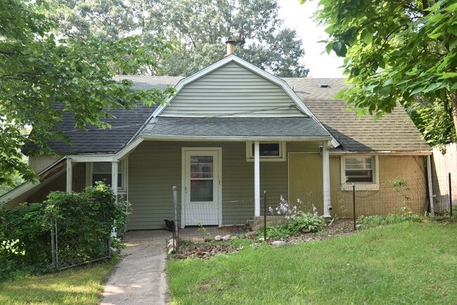 1311 Montgomery Rd in Mishawaka, IN - Building Photo - Building Photo