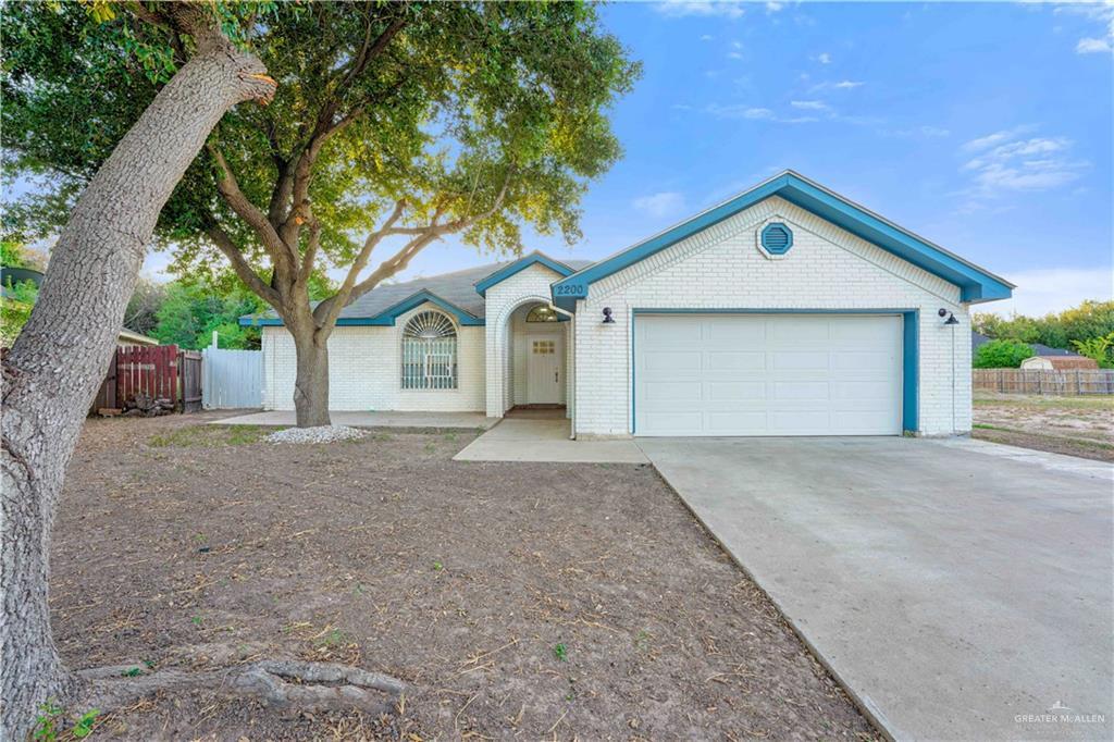 12 E St in Mission, TX - Building Photo