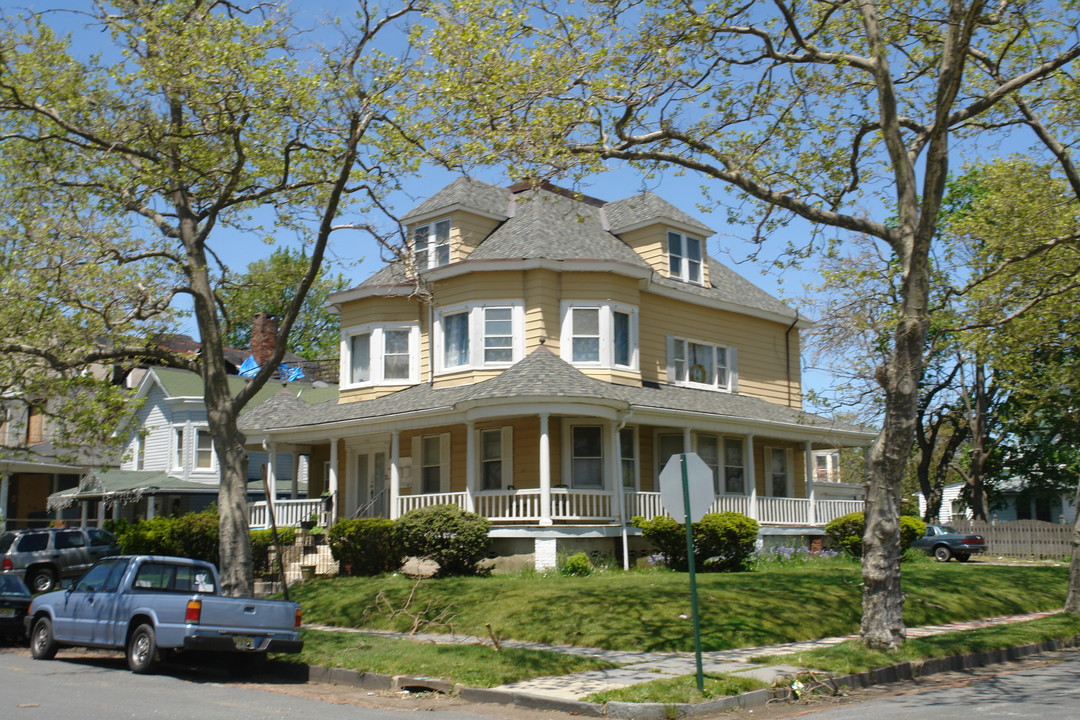 510 Sewall Ave in Asbury Park, NJ - Foto de edificio