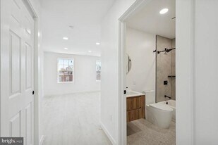 52 N 51st St in Philadelphia, PA - Building Photo