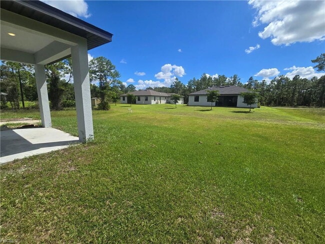 922 Barcelona St E in Lehigh Acres, FL - Building Photo - Building Photo