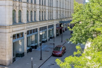 19 on The Park in Cincinnati, OH - Foto de edificio - Building Photo