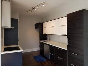 835 7th Ave S in St. Petersburg, FL - Foto de edificio - Building Photo