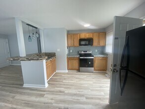841 S Addison St in Indianapolis, IN - Building Photo - Building Photo