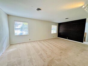 8715 Labron Ave in Dallas, TX - Building Photo - Building Photo