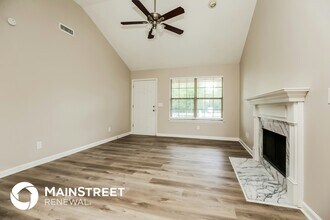 214 Riverwood Dr in La Vergne, TN - Building Photo - Building Photo