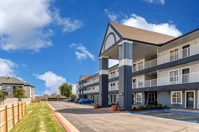 Central Apartments in Tulsa, OK - Foto de edificio - Building Photo
