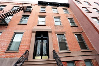 548 Henry St in Brooklyn, NY - Foto de edificio - Building Photo