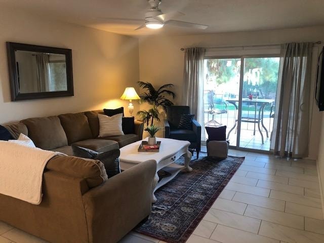 7436 E Chaparral Rd, Unit 202B in Scottsdale, AZ - Foto de edificio - Building Photo