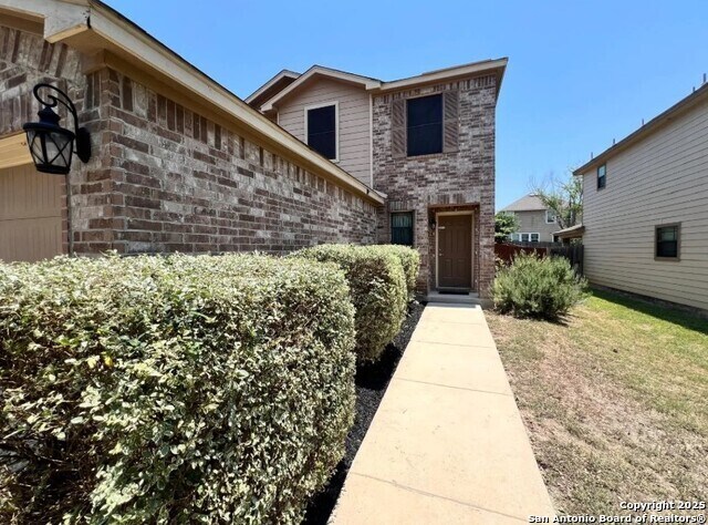 1042 Sundance Fort in San Antonio, TX - Building Photo