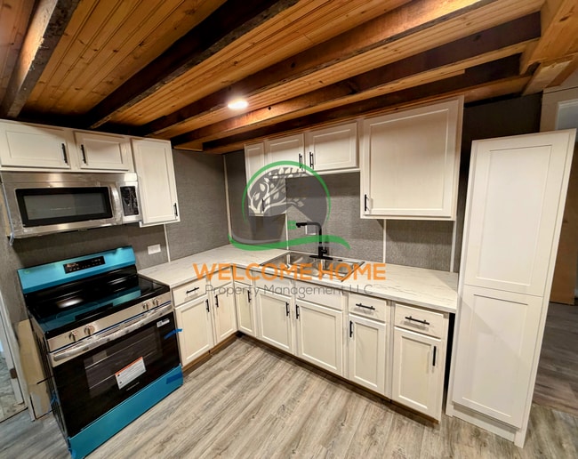 property at 2005 Meharry St