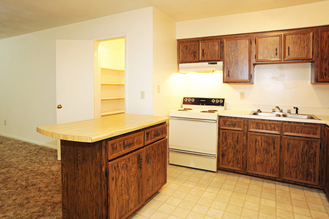 Olympic Village Apartments in Norfolk, VA - Building Photo - Interior Photo