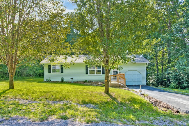 169 Lakeshire Dr in Crossville, TN - Building Photo - Building Photo