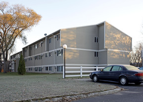 Woodland Park Apartments in St. Cloud, MN - Building Photo