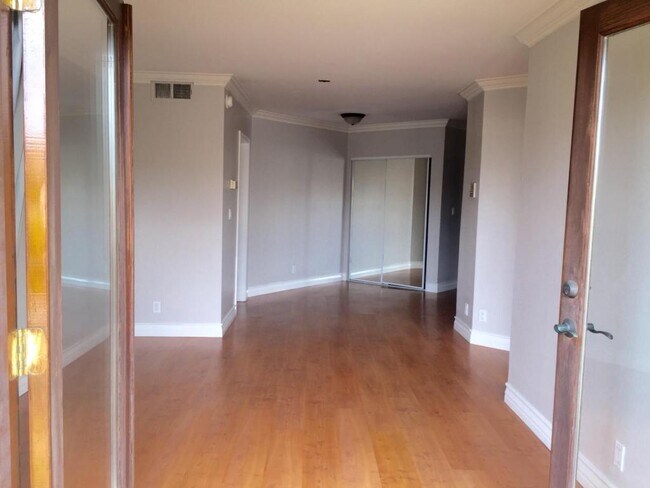 11675 Darlington Ave in Los Angeles, CA - Building Photo - Building Photo