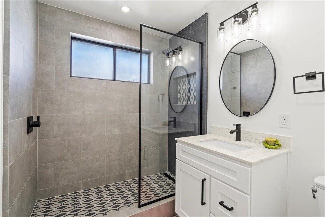 1854 Pound Ln in Santa Cruz, CA - Building Photo