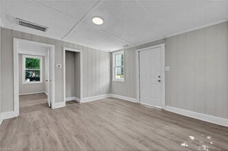 3945 Omohundro Ave, Unit Apartment C in Norfolk, VA - Foto de edificio - Building Photo