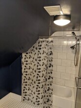 662 Lamberton St NE, Unit 2 in Grand Rapids, MI - Foto de edificio - Building Photo