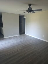 1305 St Stephens Dr in Sauget, IL - Building Photo - Building Photo