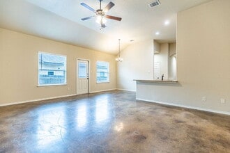 218 Ragsdale Way in New Braunfels, TX - Building Photo - Building Photo