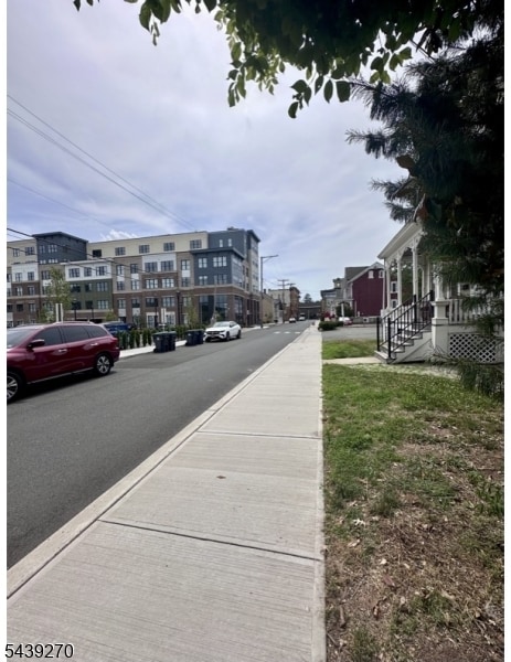28 Bloomfield Ave