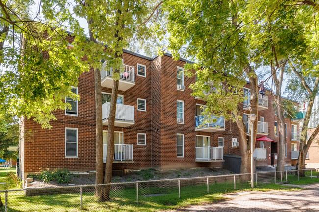 1955 Saint-Jacques Rue in Montréal, QC - Building Photo - Building Photo