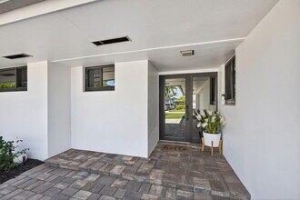 12 Leeward Cir in Jupiter, FL - Building Photo - Building Photo