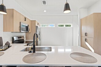 The Luxury Flats on Razorback in Fayetteville, AR - Building Photo - Building Photo