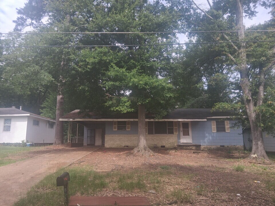 2821 Tara Rd in Jackson, MS - Building Photo
